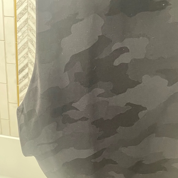 Lulu Lemon Align Leggings Cropped Dark Camo - Picture 5 of 5